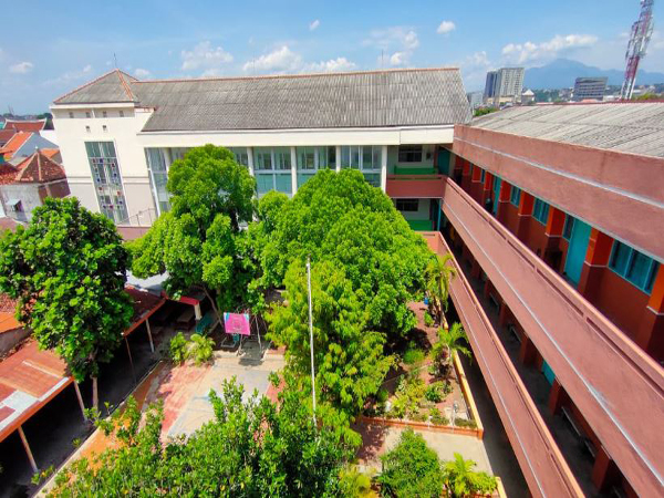 Research School, Andalan SMA Kebon Dalem Semarang