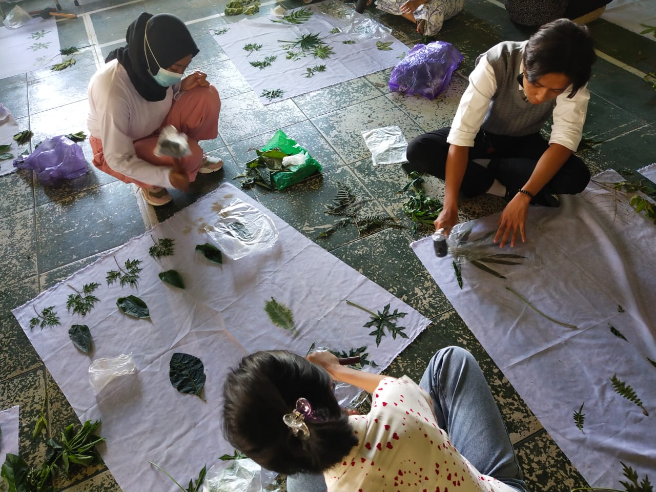 OSIS SMAN 1 Ambarawa Adakan Pelatihan Ecoprint dan LDKS