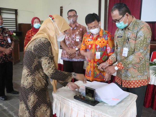Serah Terima Jabatan Plt Kepala SMA Negeri 1 Semarang