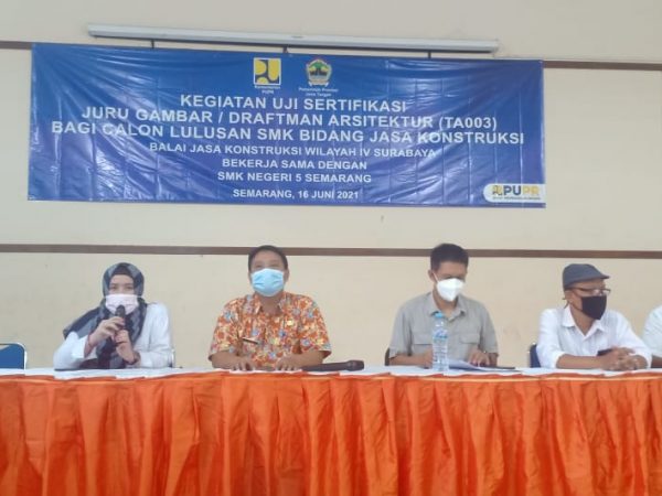 Uji Sertifikasi Juru Gambar Siswa SMKN 5 Semarang