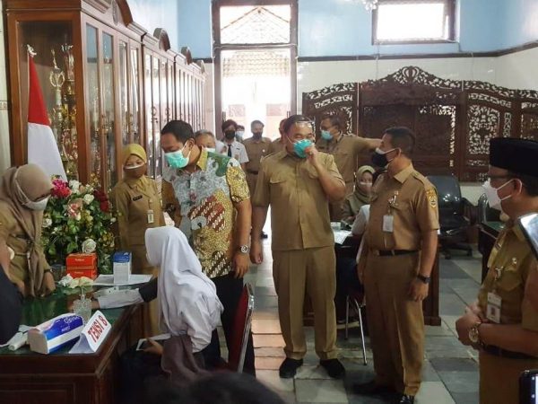 Walikota Semarang Kunjungi Vaksinasi Siswa di SMA 3 Semarang