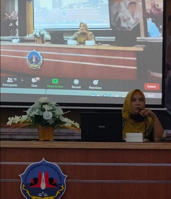 Penyusunan Kurikulum Operasional Sekolah (KOS) SMKN4 Semarang