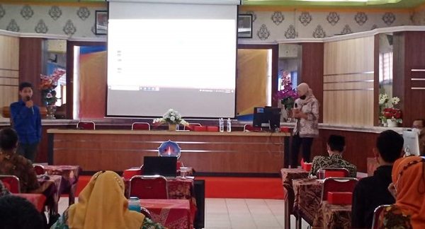 Polines , D-Tech,  SMKN 4 Semarang berkolaborasi dalam  Workshop Platform Teknologi