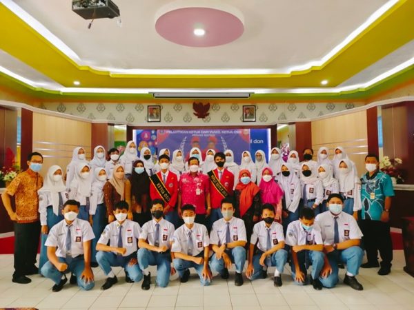 Pelantikan Pengurus OSIS SMKN 4 Semarang