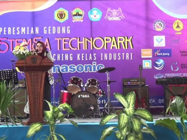 Kadisdikbud Provinsi Jateng Resmikan STEMSA Technopark dan Kelas Industri
