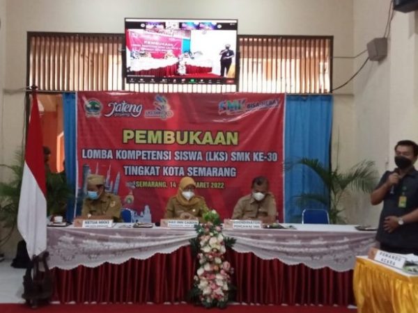 Pembukaan Lomba Kompetensi Siswa (LKS) SMK Ke-30 Tingkat Kota Semarang