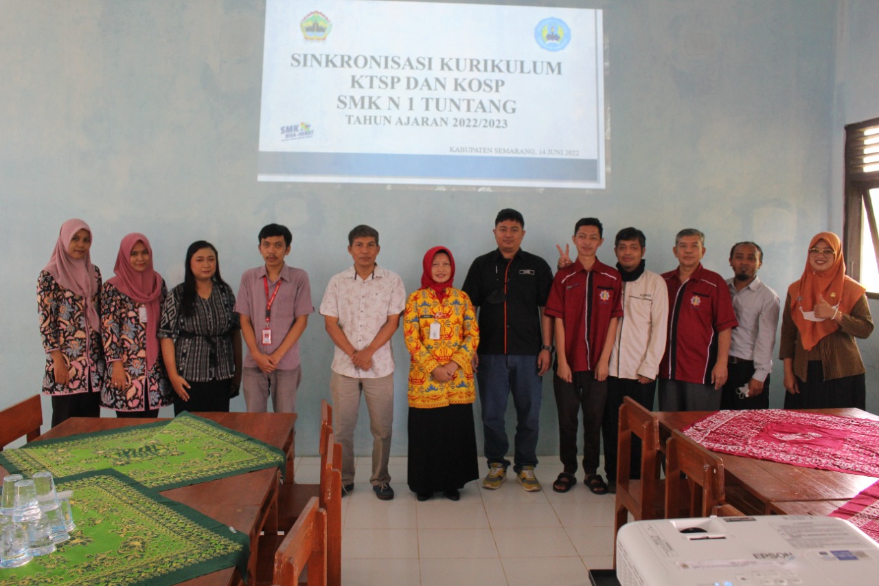 SINKRONISASI KURIKULUM KTSP DAN KOSP SMKN SATU ATAP TUNTANG DENGAN INDUKA  TAHUN PELAJARAN 2022/2023