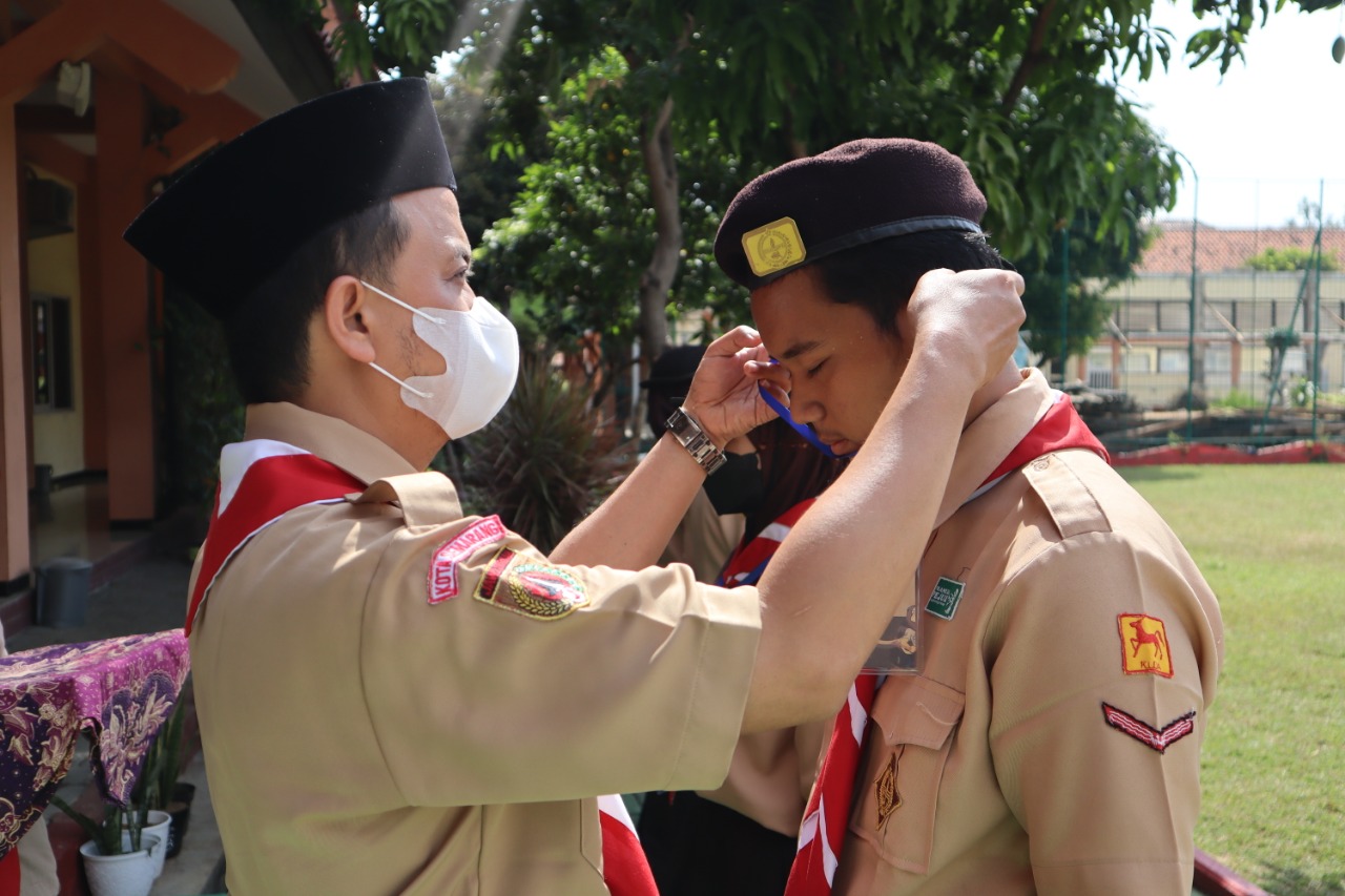 SMAN 11 Semarang Bentuk Karakter Generasi Muda Melalui Gerakan Pramuka dan Perkemahan SMAN 11 Semarang Bentuk Karakter Generasi Muda Melalui Gerakan Pramuka dan Perkemahan