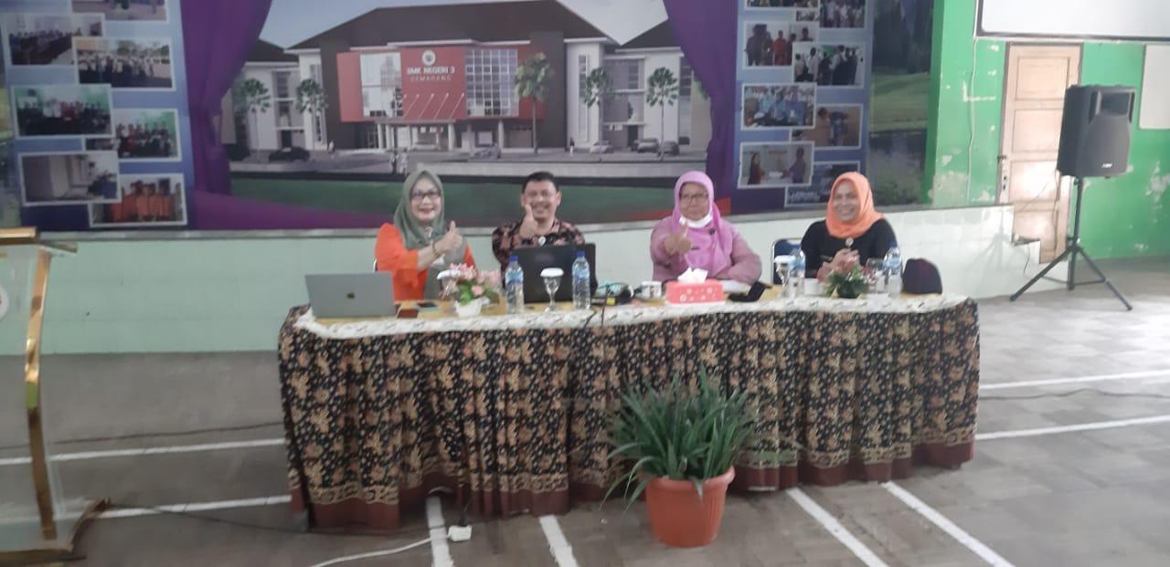 SMKN 10 Semarang Berbagi Ilmu Menyusun PBD dengan SMKN 3 Semarang