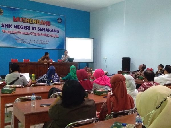 SMKN 10 Semarang Adakan Workshop Penyusunan Peta Jalan Sekolah