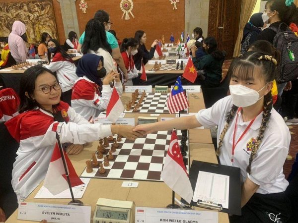 Menakjubkan! Taklukan Raksasa Asia, Siswa SMAN 3 Semarang Sabet Juara Catur Asia