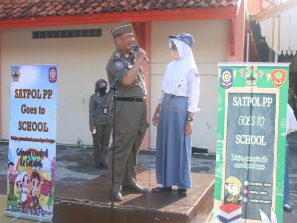 Satpol PP Goes To “SMK Negeri 5 Semarang"