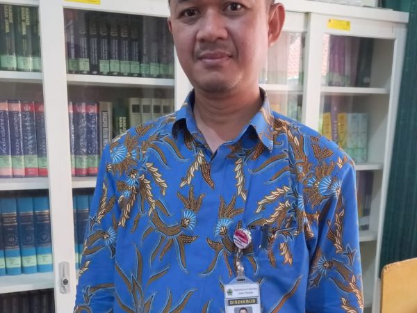 MENINGKATKAN PRESTASI BELAJAR PAI MELALUI PEMBELAJARAN KOOPERATIF TIPE STAD