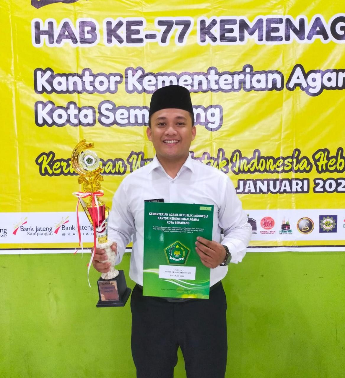 GURU PAI SMAN 3 SEMARANG JUARA GURU BERPRESTASI TINGKAT KOTA SEMARANG TAHUN 2022 GURU PAI SMAN 3 SEMARANG JUARA GURU BERPRESTASI TINGKAT KOTA SEMARANG TAHUN 2022