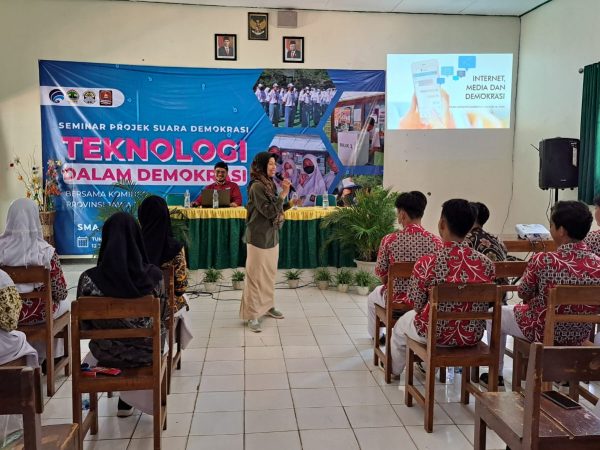 Seminar Teknologi Dalam Demokrasi Bersama KOMINFO Provinsi Jawa Tengah