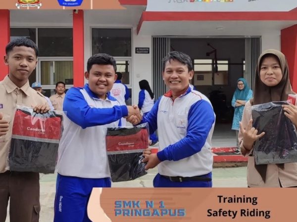 Safety Riding For School di SMKN 1 Pringapus