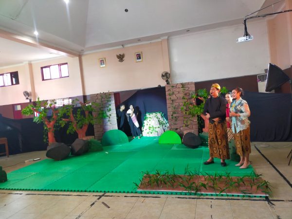 Siswa Kelas XI SMA N 5 Semarang Gelar Pentas Ketoprak