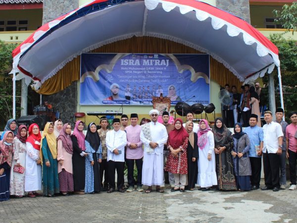 Semangat Isra Mi'raj: Tebarkan Manfaat & Wujudkan Generasi Taat Ibadah SMAN 12 Semarang Semangat Isra Mi'raj: Tebarkan Manfaat & Wujudkan Generasi Taat Ibadah SMAN 12 Semarang