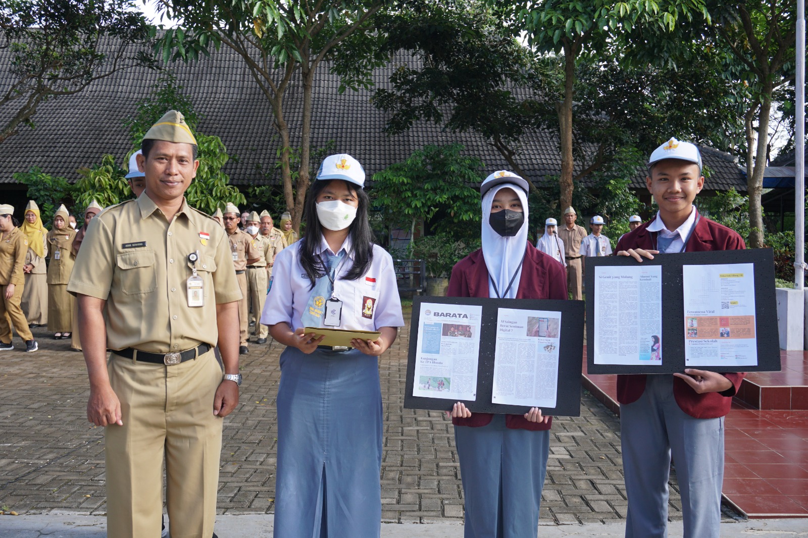 SMAN 1 Tuntang Luncurkan Buletin Sekolah SMAN 1 Tuntang Luncurkan Buletin Sekolah