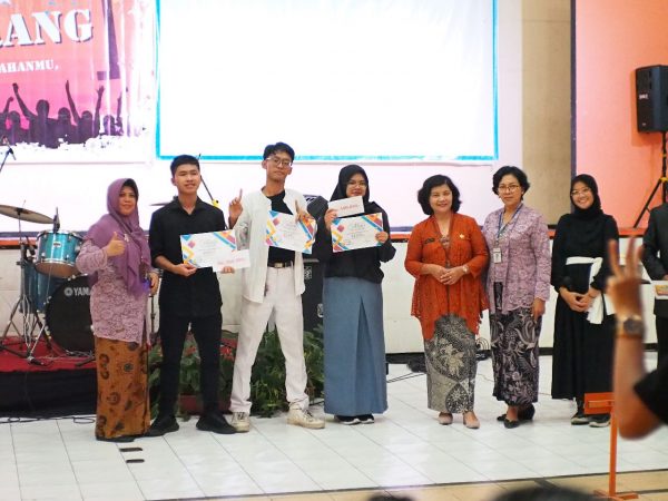 SMANDA Angkatan 2023 Tampil Memukau Dalam Pertunjukan Musik Usai Terdampak Pandemi 2 Tahun