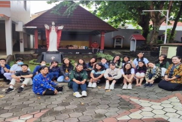 Pendekatan Iman Siswa Katolik SMKN 2 Semarang