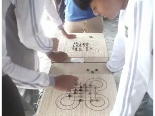 Serunya Memainkan Permainan Tradisional