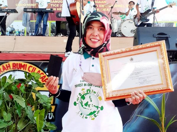 SMA N 8 SEMARANG Juara 2 Sekolah Hemat Energi Tingkat Jawa Tengah