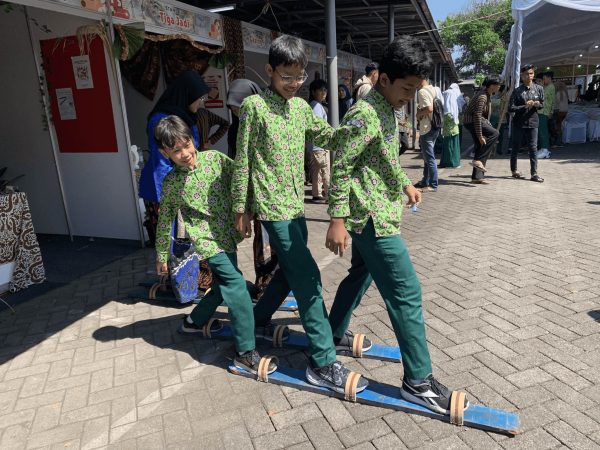 SMAHA Populerkan Dolanan dan Makanan Tradisional