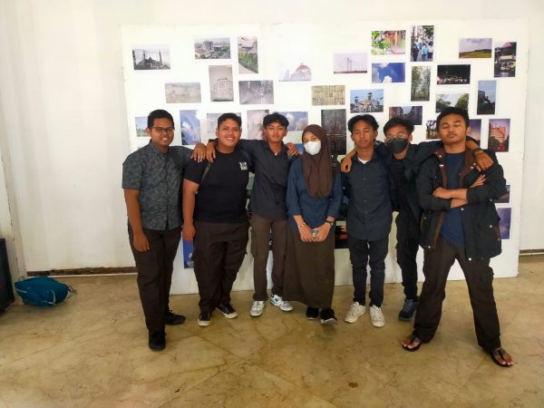 Siswa SMA N 5 Semarang Pameran Foto di Oudetrap Kota Lama