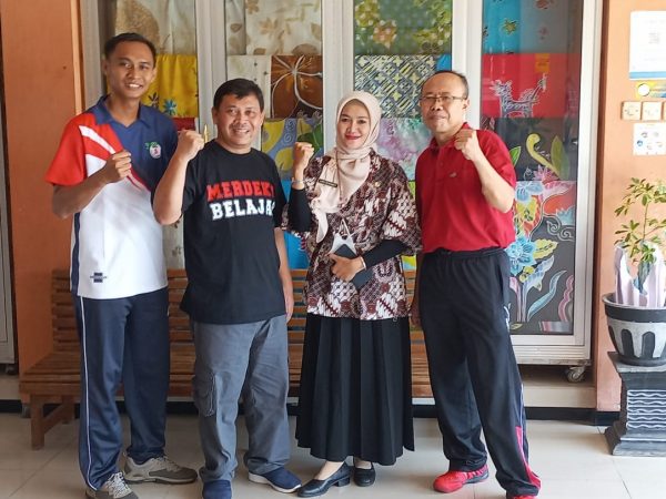 Kepala SMKN 10 Semarang dan SMAN 11 Semarang Sepakat Mendorong Gerakan Menulis Bagi Guru