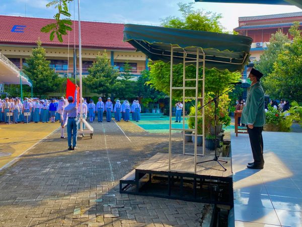Hardiknas SMAN 5 Semarang: Meneguhkan Kembali Semangat Merdeka Belajar