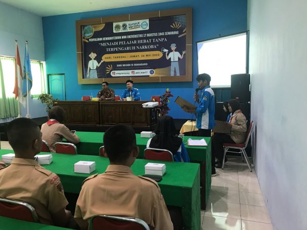 Mahasiswa UNTAG Gelar Kegiatan Penyuluhan Kenarkotikaan pada Siswa SMKN 10 Semarang