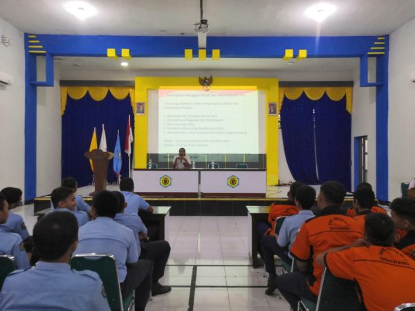 Disnaker Semarang Bekali Siswa SMKN 1 Semarang Tentang Pasar Kerja