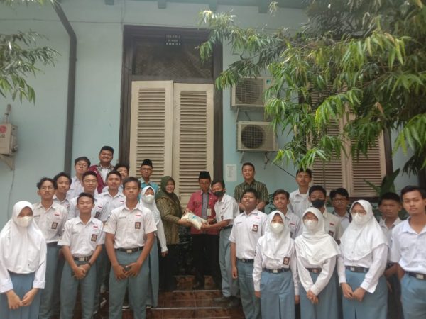 Zakat Fitrah SMAN 3 Semarang; Media Pelatihan & Pendidikan