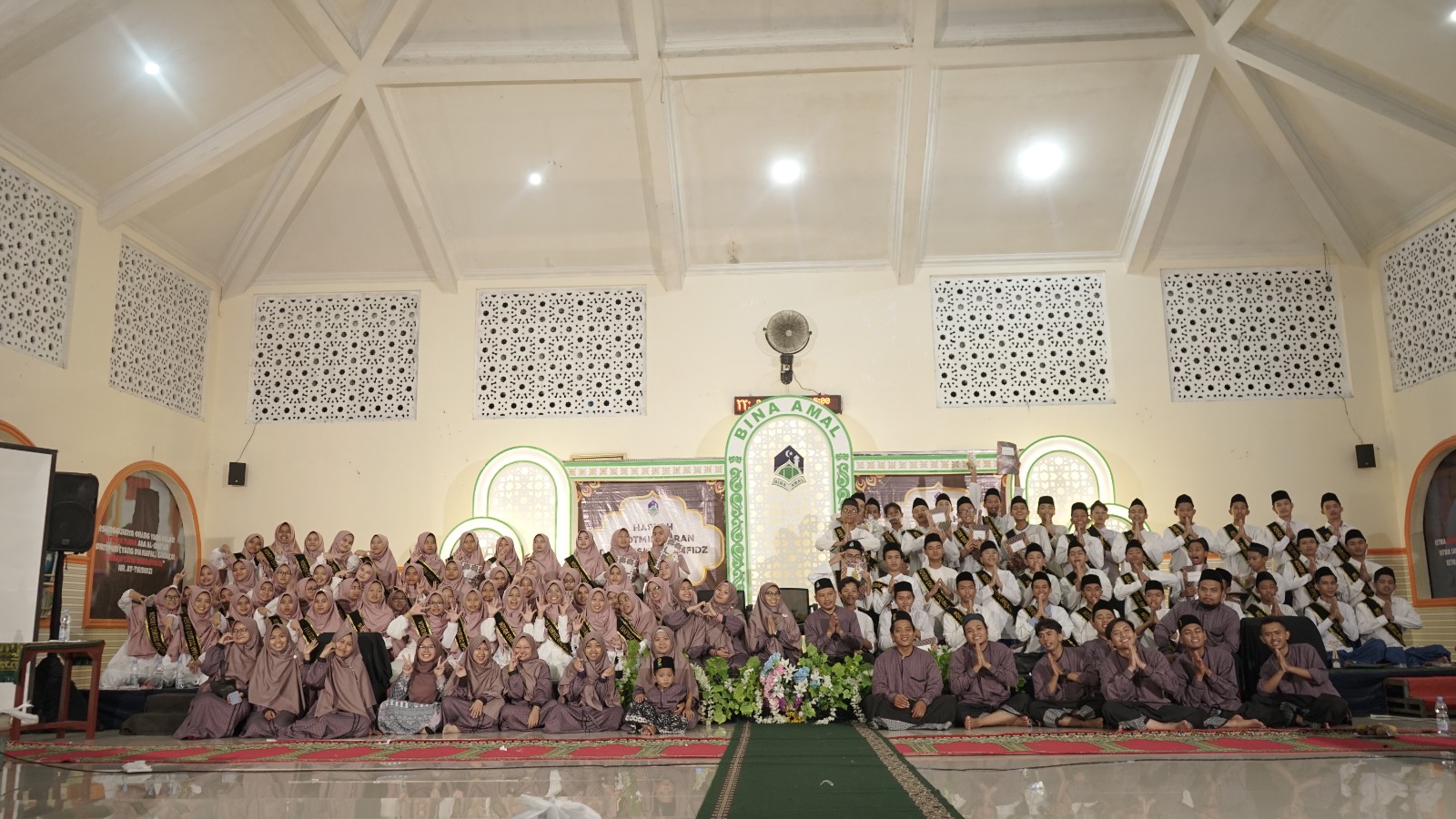 SMA IT Bina Amal Gelar Wisuda Tahfidz Qur’an 30 Juz SMA IT Bina Amal Gelar Wisuda Tahfidz Qur’an 30 Juz