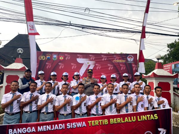 Pasukan GRN SMKN 1 Tengaran Meraih Juara 3 dalam Lomba Gerak Jalan