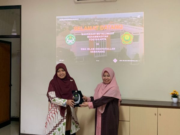 SMAHA Sharing Digital School bersama Madrasah Mu’alimin Muhammadiyah dan Madrasah Mu’alimaat Muhammadiyah Yogyakarta