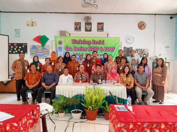 Akselerasi Transformasi Digital Di Sekolah (Materi Workshop Review KTSP-KOSP SMA N 16 Semarang)
