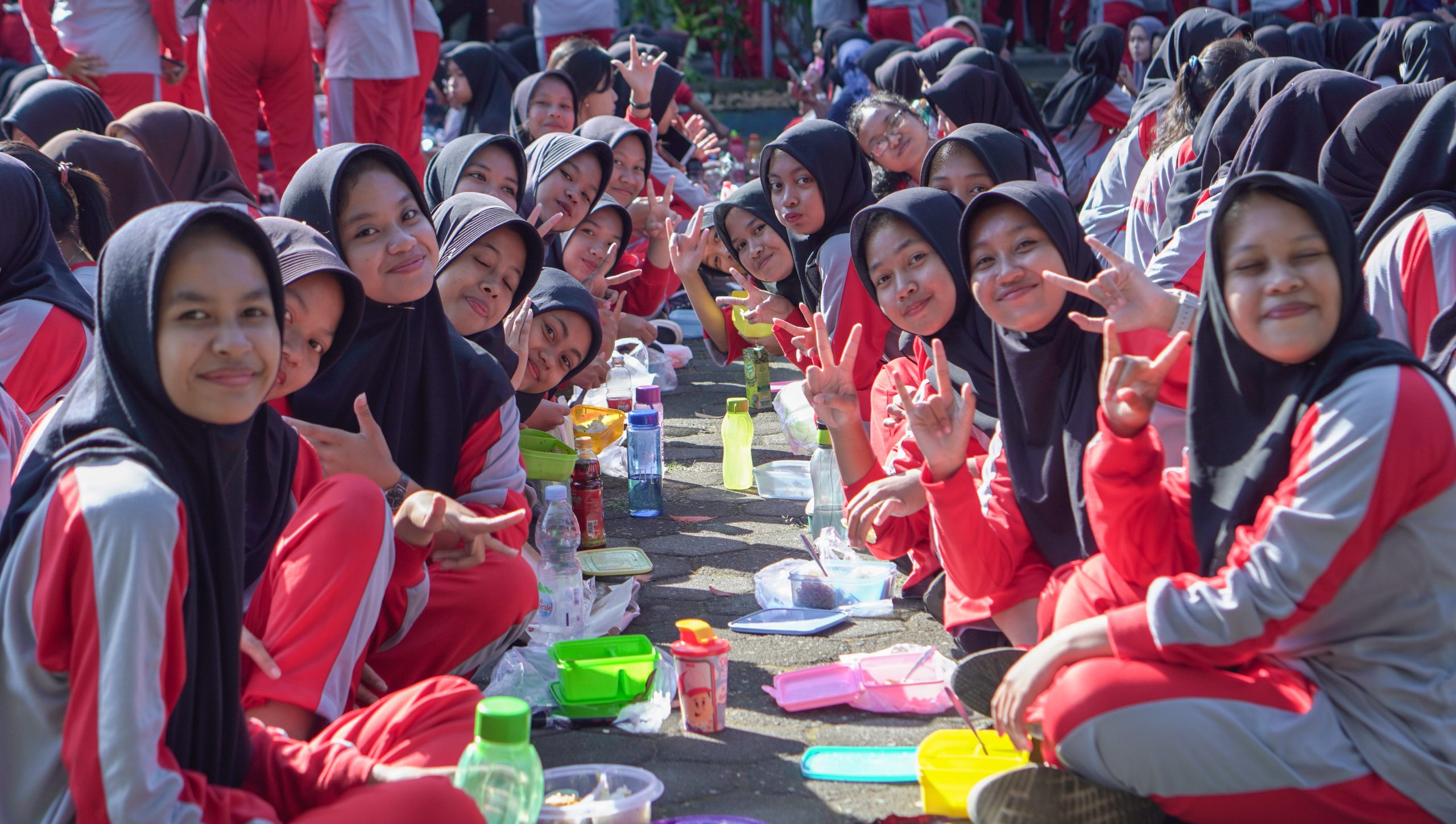 SMKN 1 Tengaran Jumat Happy Bersama Kami  Togetherness Creat Happiness