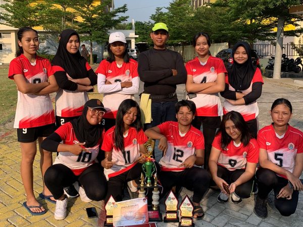 Tim Softball Putri SMAN 11 Semarang Raih Juara 2 Kejuaraan Softball Kota Semarang