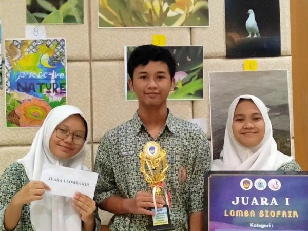 Siswa SMAN 11 Semarang Raih Juara 1 Lomba KIR Tingkat Nasional