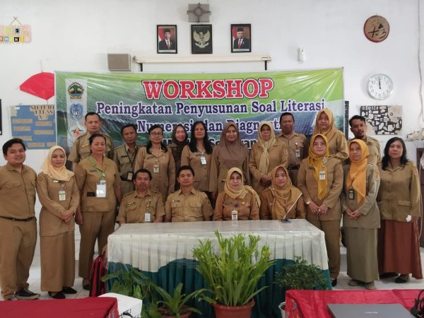 Penyusunan Soal Literasi, Numerasi & Diagnostik  di SMAN 16 Semarang