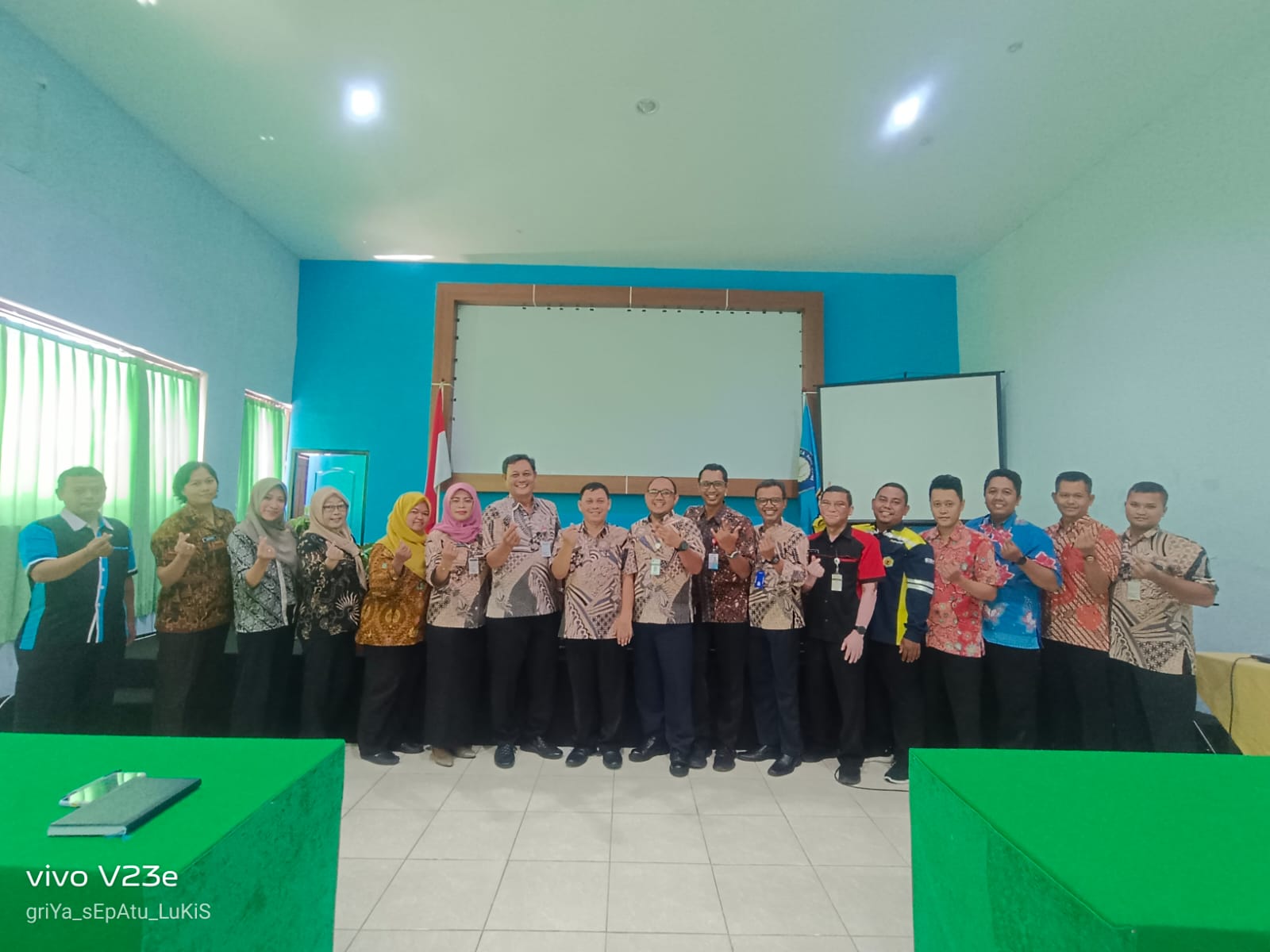10 Guru PPPK Baru Bergabung dengan SMKN 10 Semarang Untuk Perkuat Tenaga Pengajar 10 Guru PPPK Baru Bergabung dengan SMKN 10 Semarang Untuk Perkuat Tenaga Pengajar