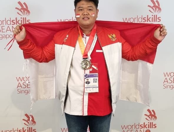 Hermansyah Alumni SMK Negeri 1 Semarang Mengharumkan Nama Bangsa, Wakili Indonesia di Ajang Worldskill ASEAN 2023 Singapura