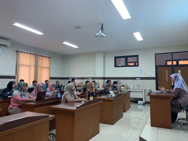 SMAHA Adakan Pelatihan Penulisan Soal AKM