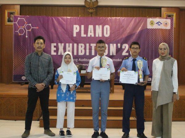 SMK Negeri 10 Semarang Raih Penghargaan Juara 3 dalam Ajang Plano Competition 2023