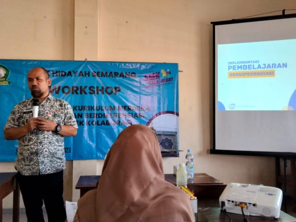 Workshop Implementasi Kurmer SMK Hidayah Semarang