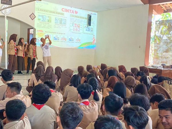 Bank Indonesia Edukasi Keuangan di SMAN 1 Tuntang