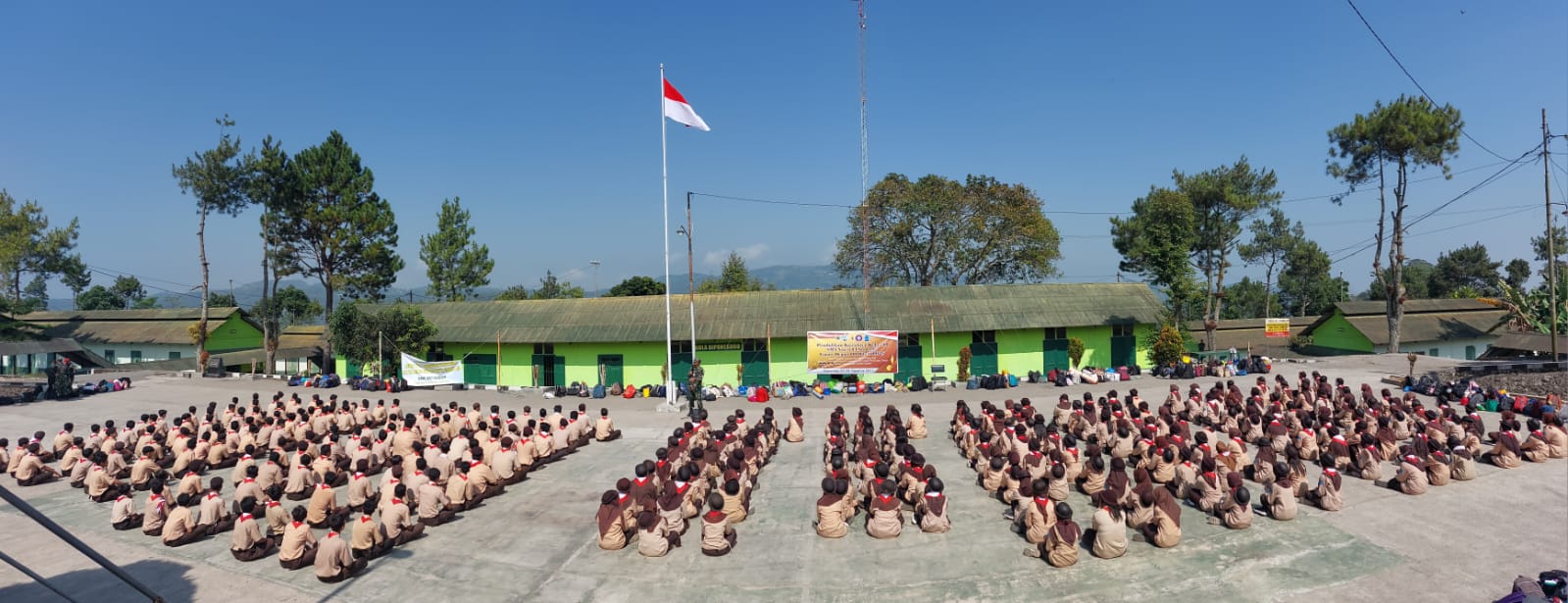 SMAN 14 Tanamkan Pendidikan Karakter melalui Outing Class SMAN 14 Tanamkan Pendidikan Karakter melalui Outing Class