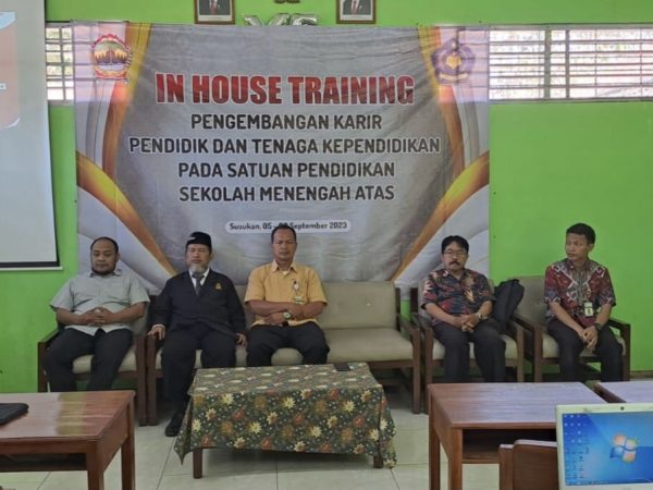 Pendidik dan Tenaga Kependidikan SMAN 1 Susukan Ikuti In House Training